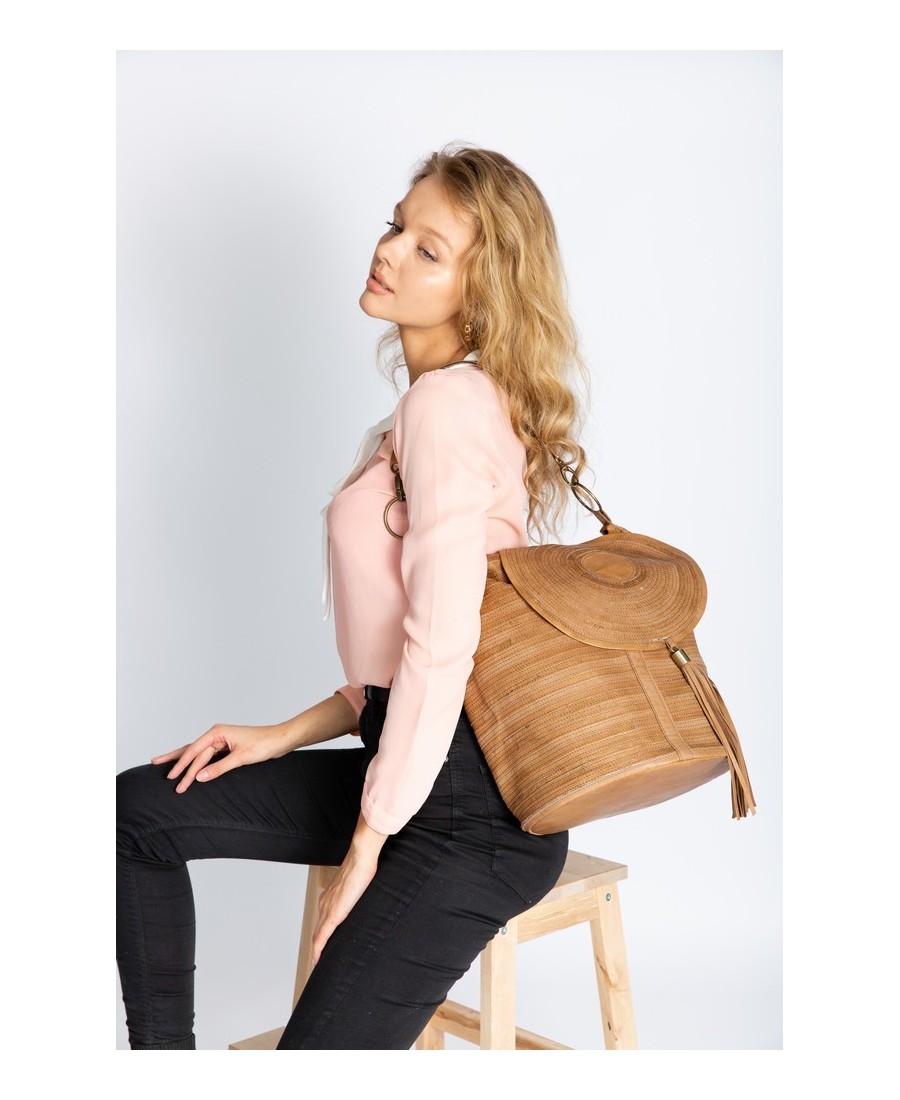 Lengva ir talpi natūralios odos rankinė iš juostelių | Natūralios odos aksesuarai | eksa.lt