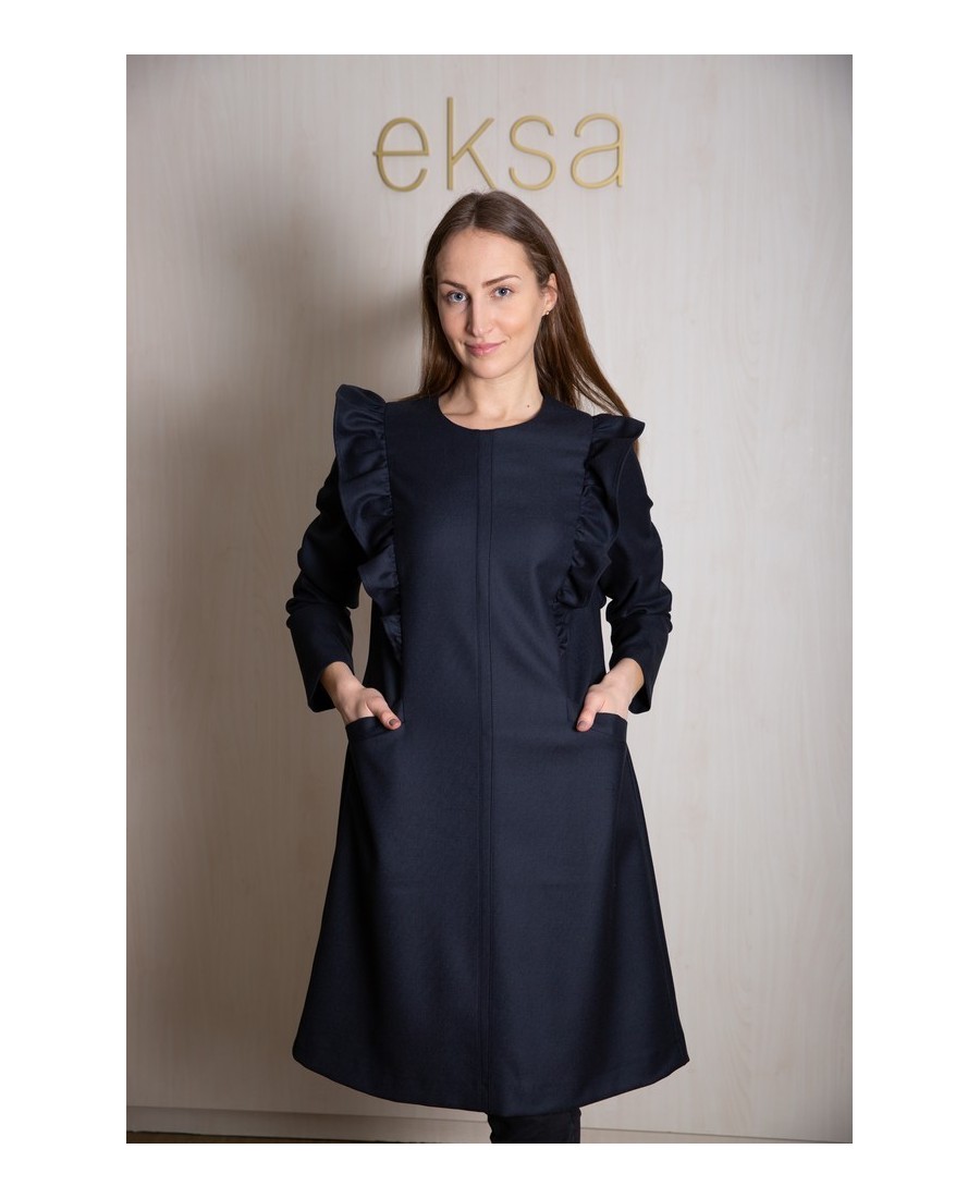 Platėjanti suknelė su sparneliais ir kišenėmis | eksa.lt