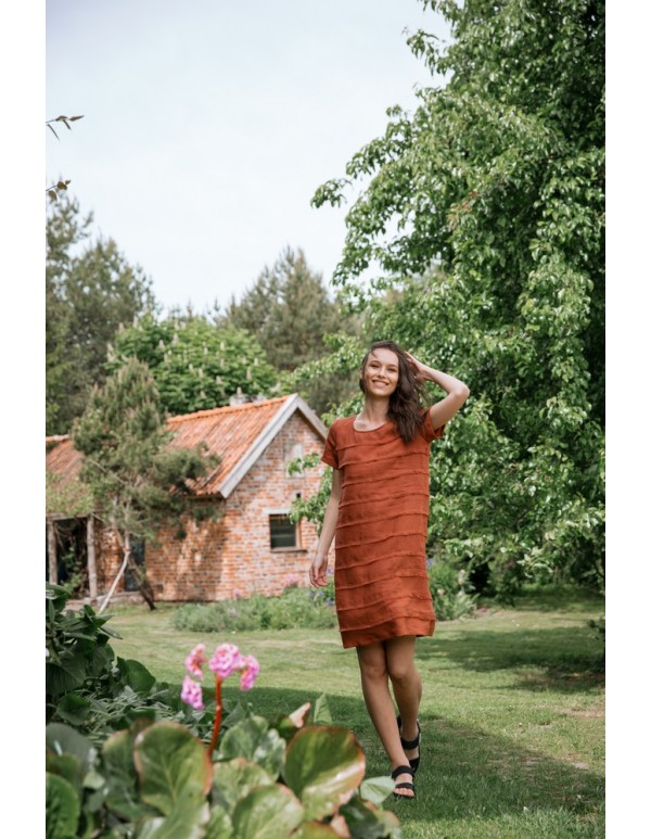 Lininė suknelė su kutosais