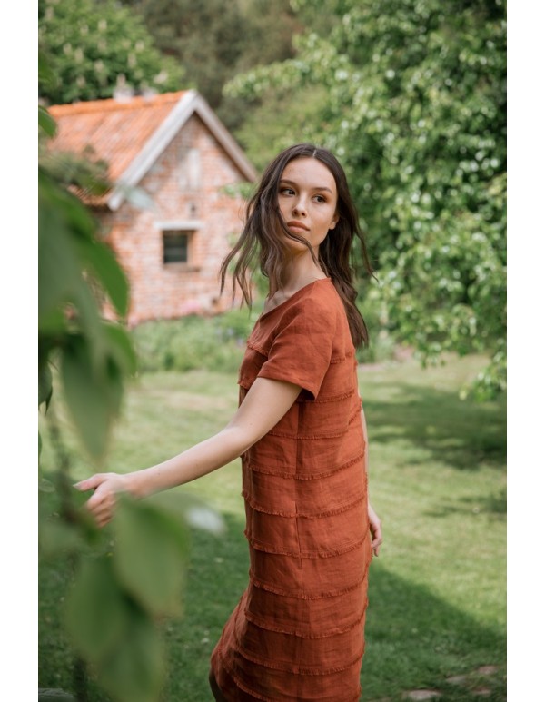 Lininė suknelė su kutosais